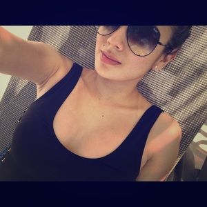 Meet your Posher, Alejandra